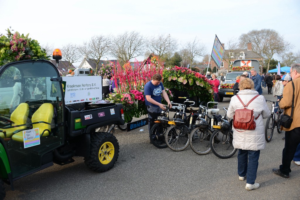 ../Images/Bloemencorso 2015 052.jpg